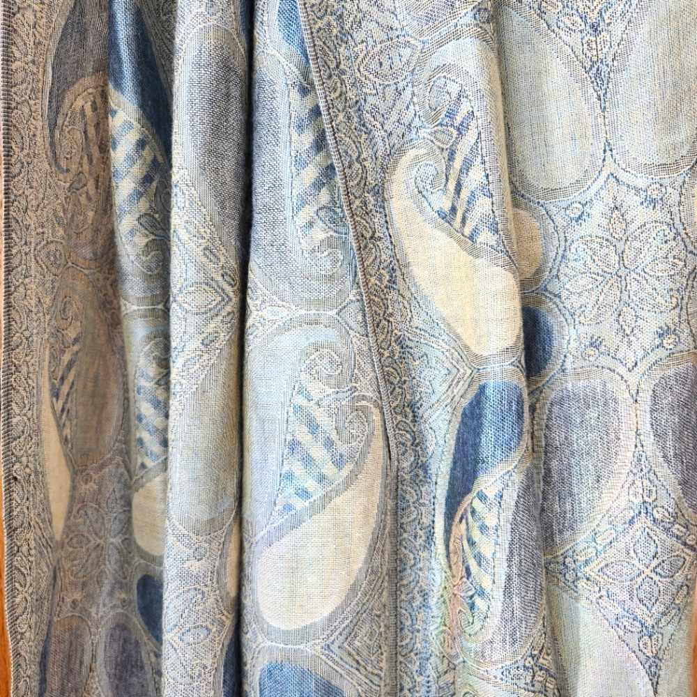 Elegant Paisley Scarf in Blue and Gold - Picture 8 of 14